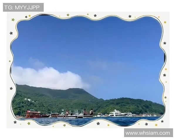 阳光明媚的度假胜地尽享清凉夏日体验室外泳池的完美之选